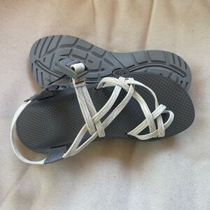 Womens NIB Chaco, ZCloud X2 Sandal, Size 9, Serpent Cream